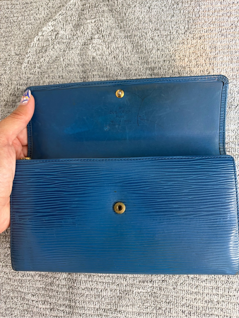 Louis Vuitton Toledo Blue Epi Leather Sarah Wallet - Picture 8 of 15